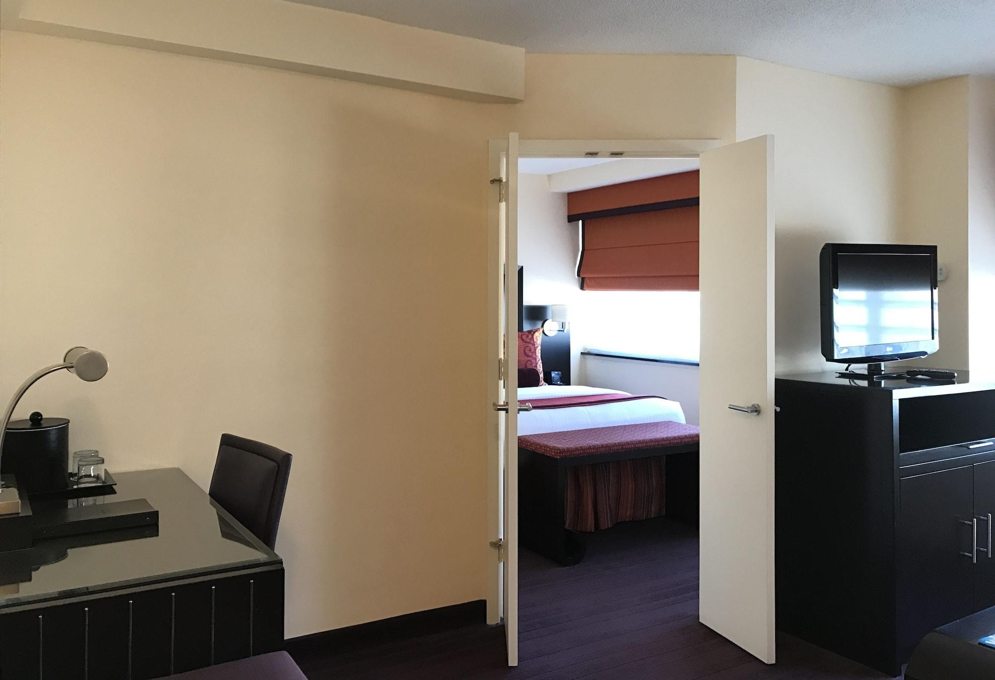 Plaza Hotel 4*
