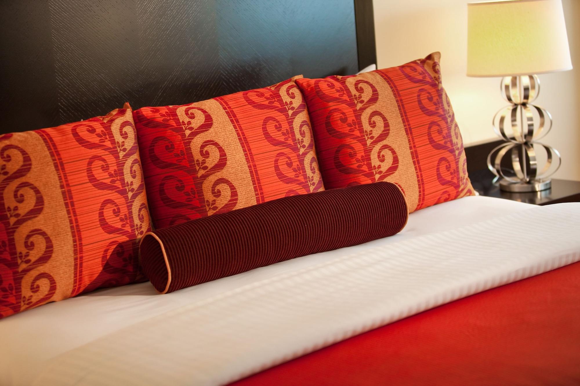 Plaza Hotel 4*